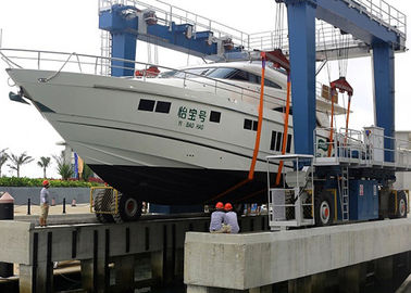 Mobilny żuraw portalowy / suwnica bramowa stoczni 100 ton do podnoszenia łodzi
