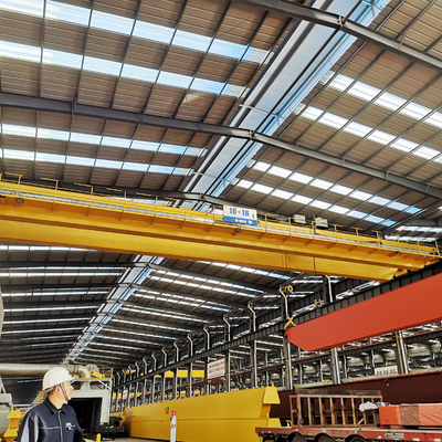 Używanie w magazynie Elektryczna suwnica dwudźwigarowa 15 ton 15M / MIN