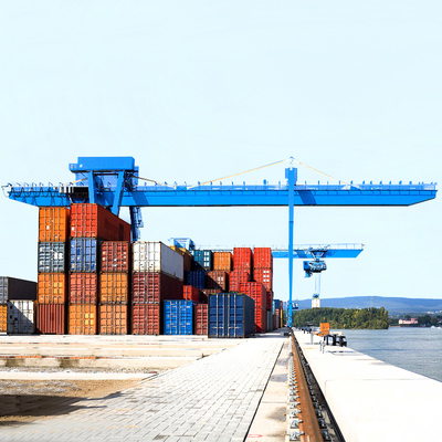 Dwudźwigarowy dźwig kontenerowy RMG Model Mobile Harbor 22m